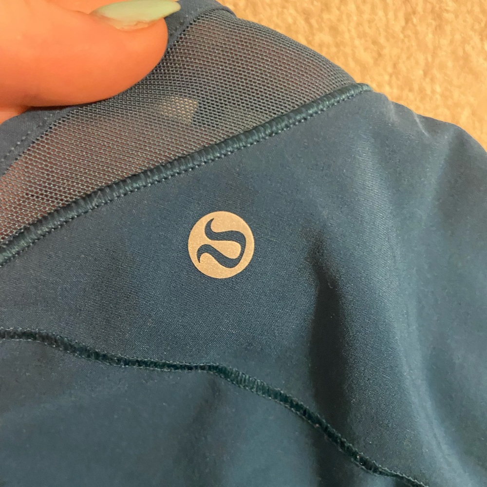 Teal/blue 2.5 hotty hot lululemon shorts